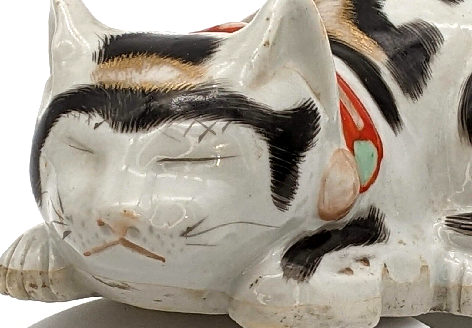 Kutani Japanese Ceramic Sleeping Cat Figurine Black & White