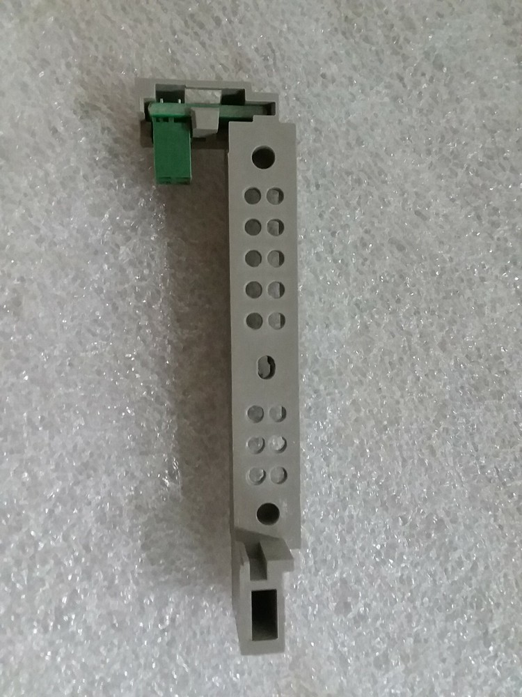 Schneider Electric 47053 Sensor Plug 400A