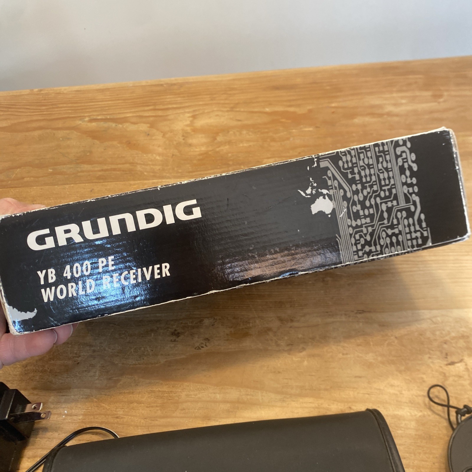 Grundig YB 400 PE World Receiver Radio w Box Case Manual AC Adapter Works