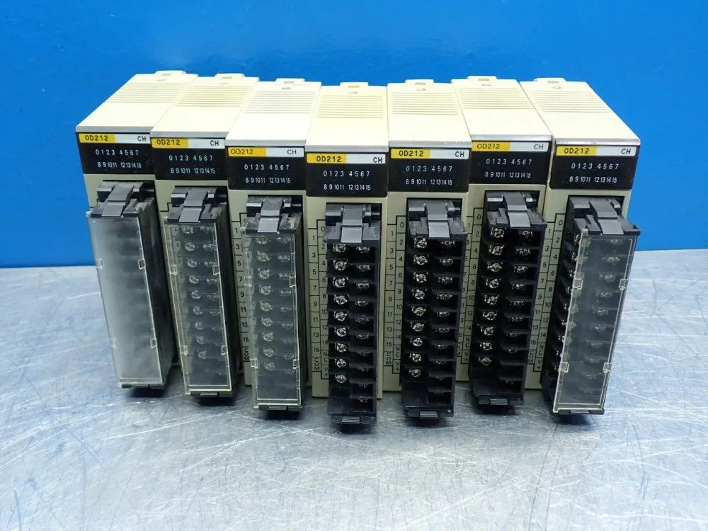 OMRON PLC EXPANSION OUTPUT MODULE, 7PCS C200H-OD212
