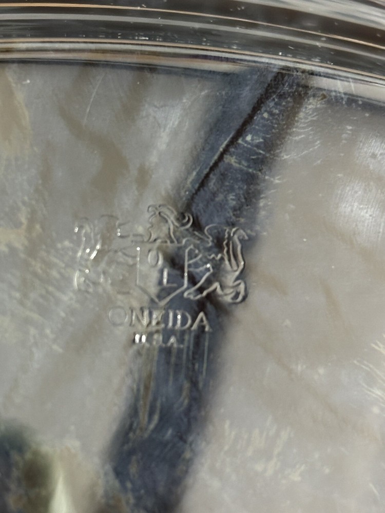 VINTAGE ONEIDA SILVERPLATE ROUND TRAY/ PLATTER 12 1/2” ROSE PATTERN
