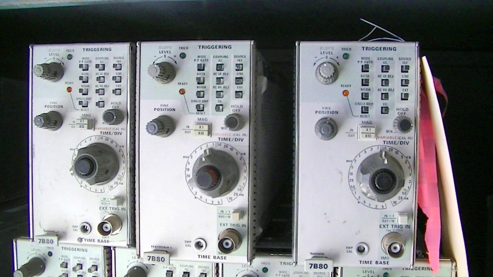 TEKTRONIX 7B80 TIME BASE PLUG-IN MODULE