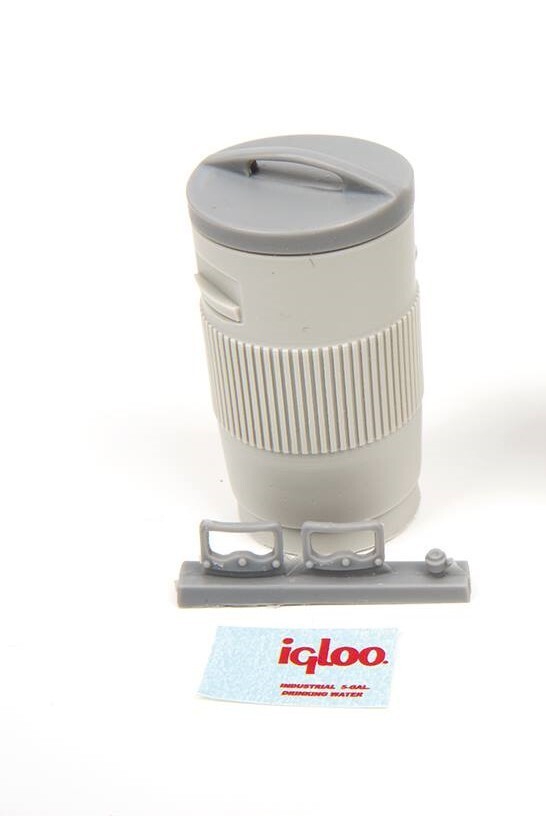 1/16 scale (120mm) "Igloo" Medium Water Jug with "Igloo" Decal