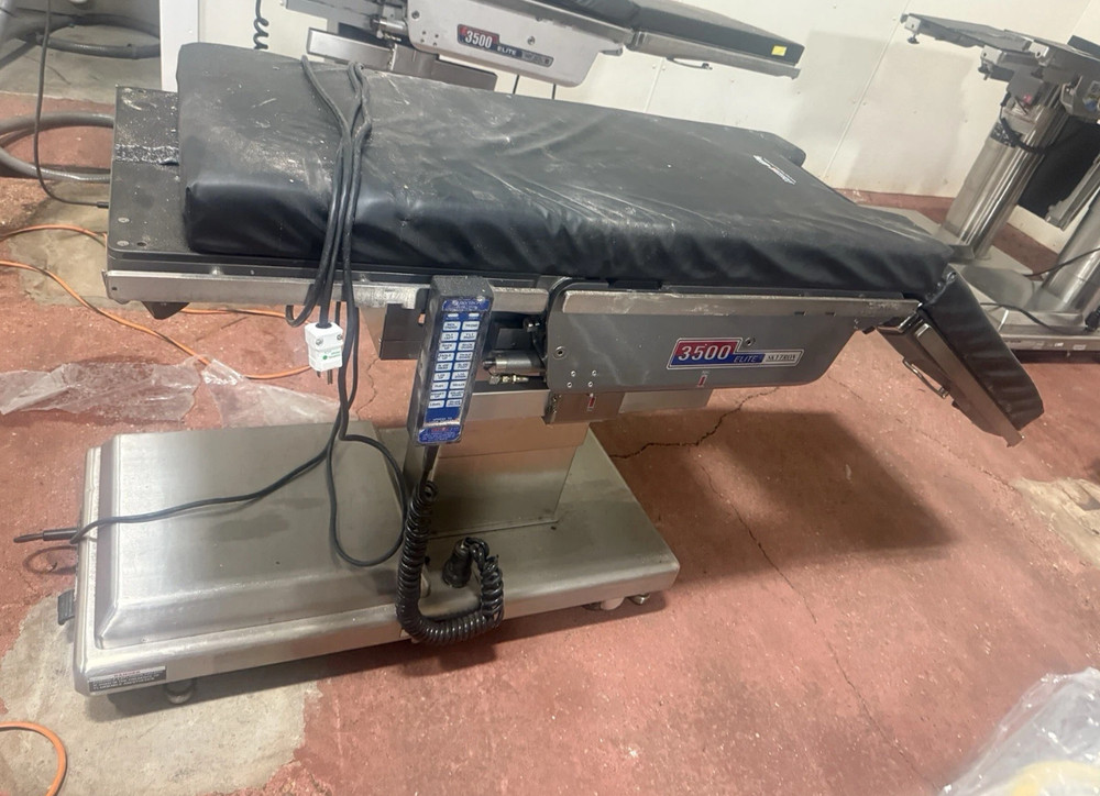 Skytron 3500 Series OR Table