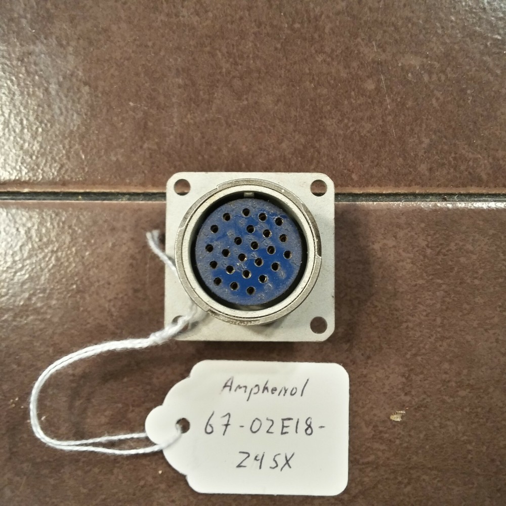 Amphenol 67-02E18-24SX Connector