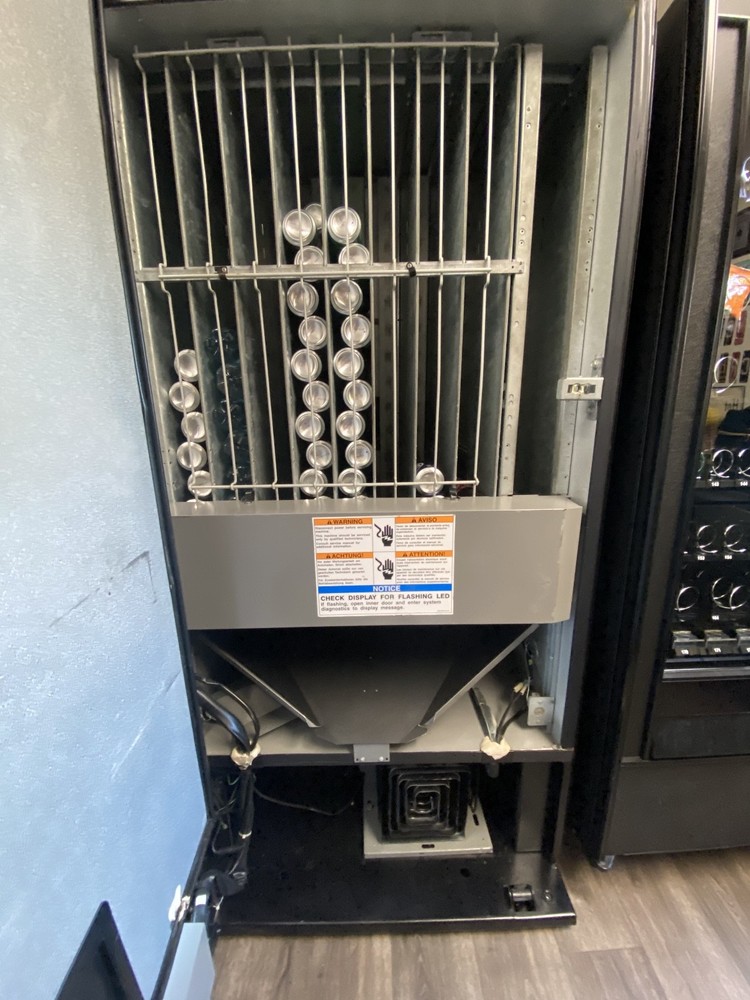 Dixie Narco 501E Drink Machine