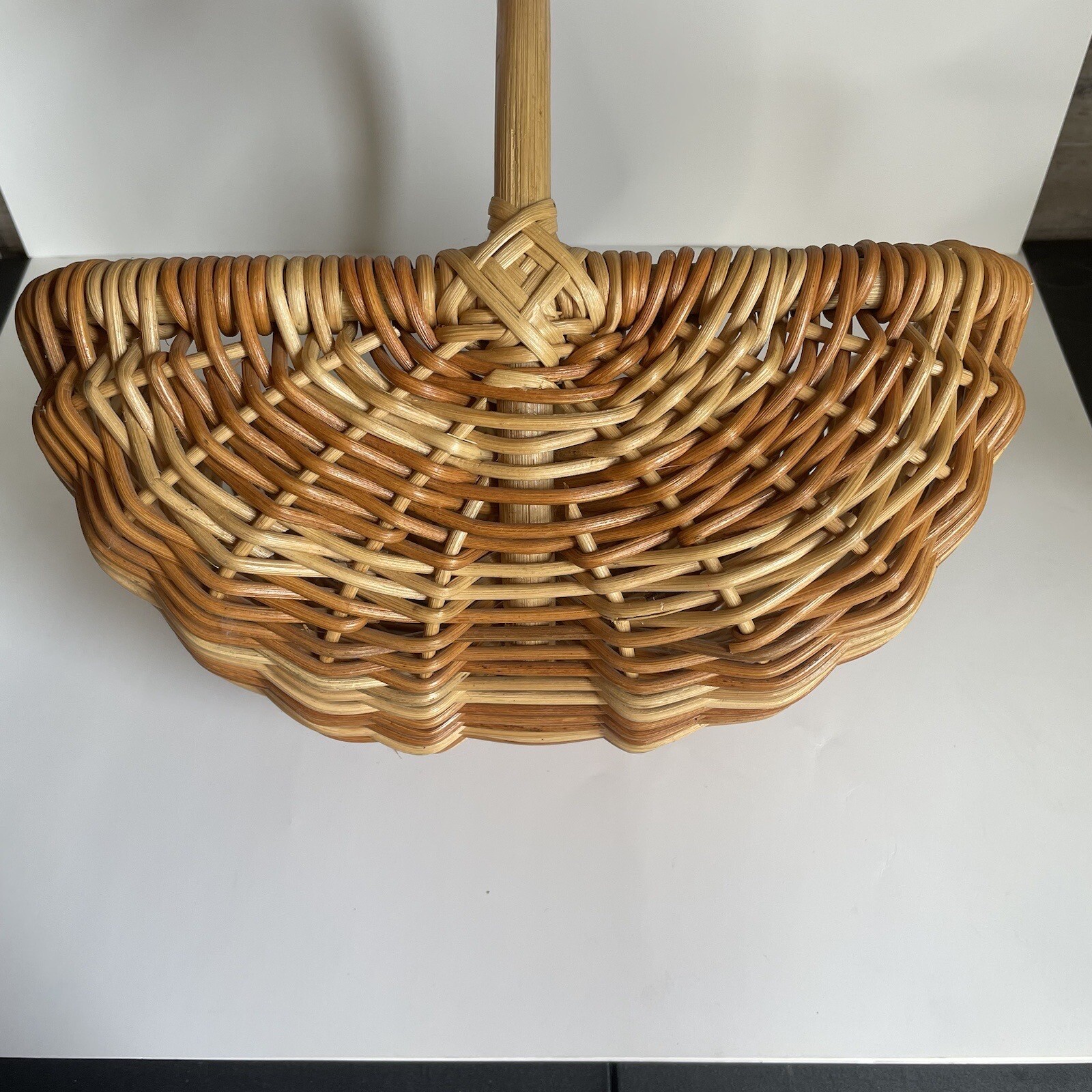 Vtg Buttocks Woven Basket Harvest Egg Gathering Country Farmhouse Primitive