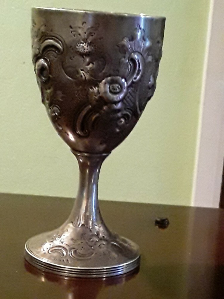 GEORGIAN STERLING SILVER THOMAS DANIEL CHALITE /GOBLET REPOUSSE SCROLL & FLORAL