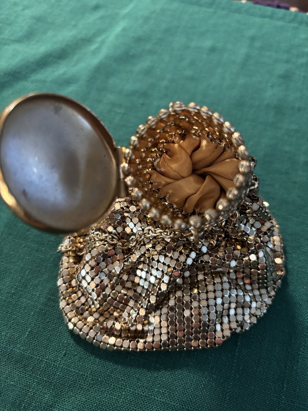 Vintage Whiting & Davis Mesh Purse Flapper Beggar's Bag Expandable Gate Top