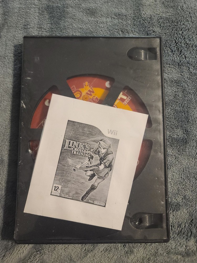 Wii Link's Crossbow Training, EMPTYMario Kart DS box W/manual, EMPTYGameCube box