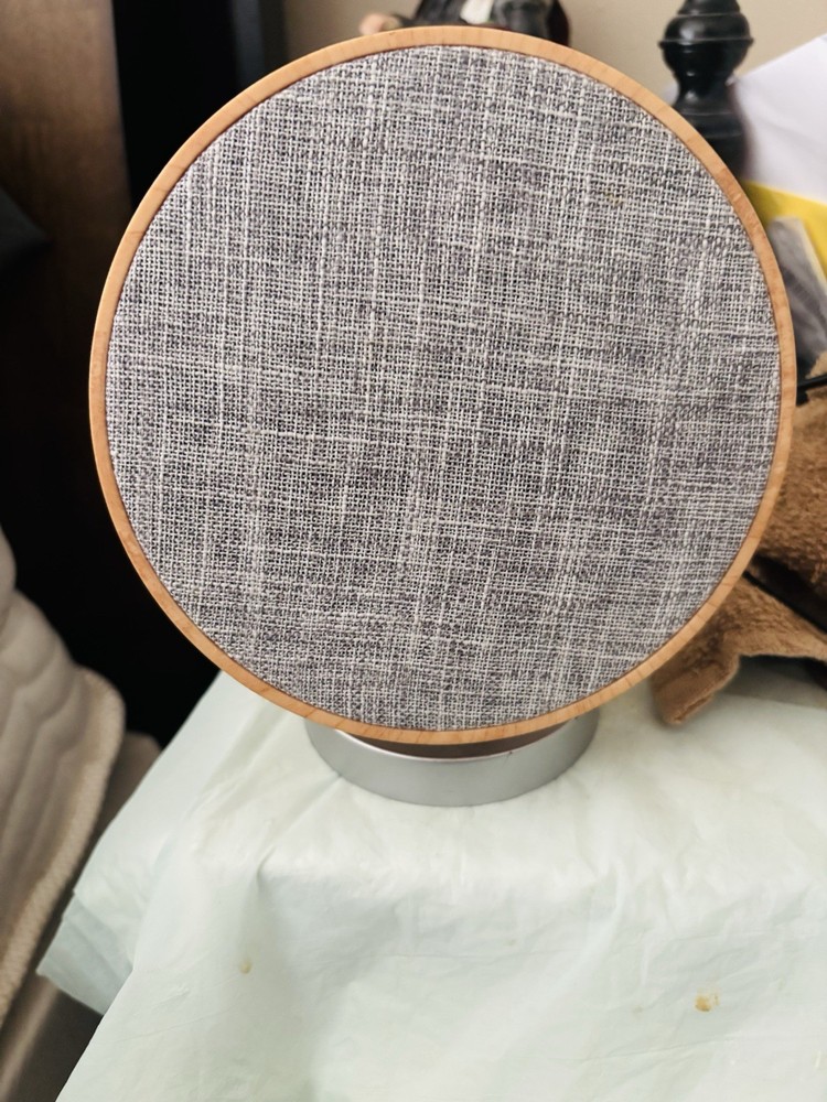 UB Bluetooth/Aux=speaker