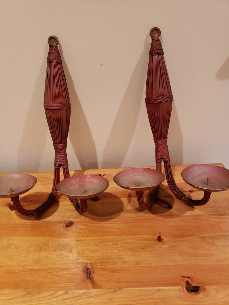 Red Metal wire wall sconce candle holder