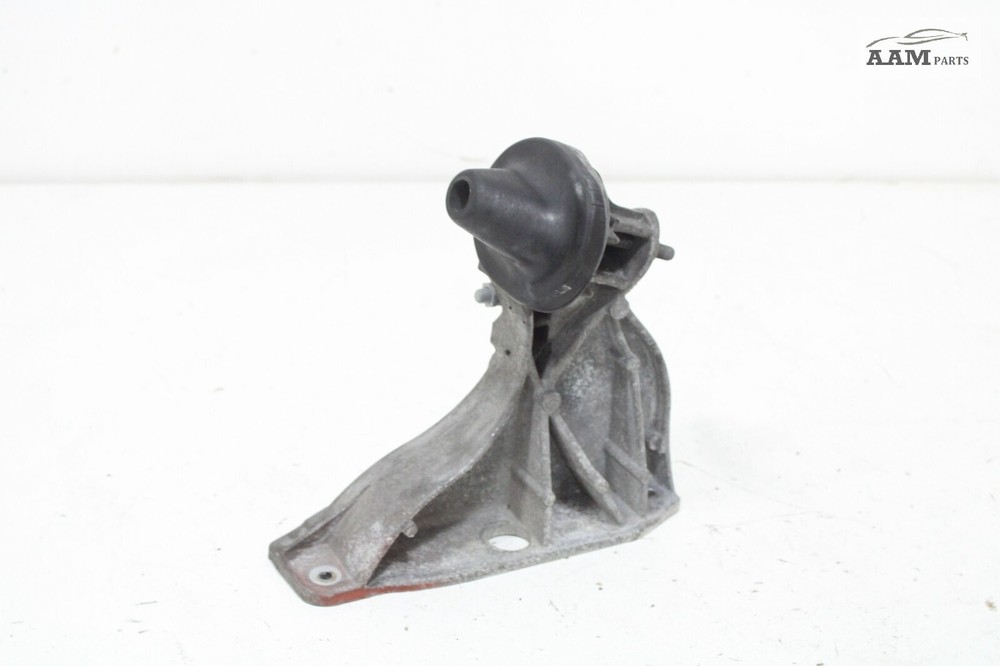 2018-2024 FREIGHTLINER CASCADIA FRONT LEFT SIDE HOOD SUPPORT BRACKET OEM