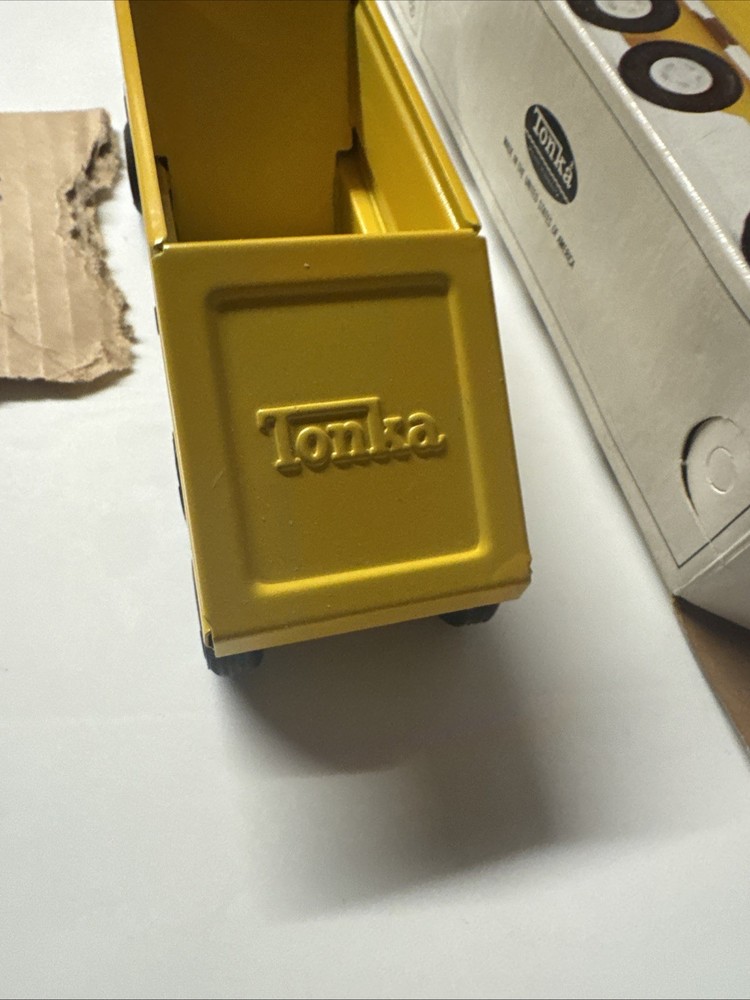 Tiny Tonka Bottom Dump Truck #655 With Box