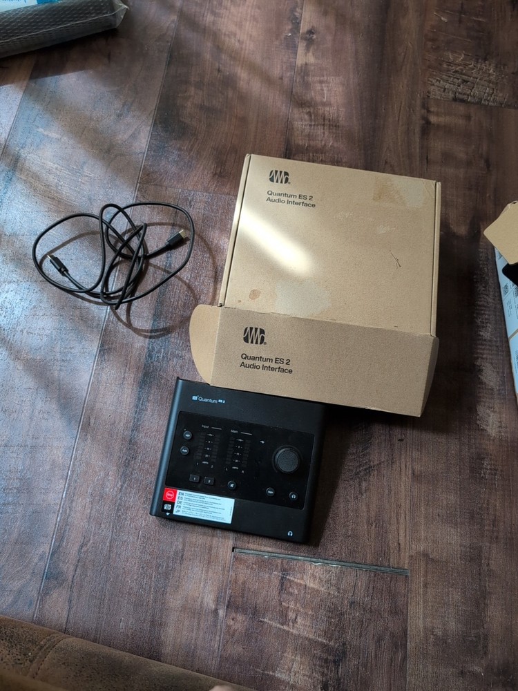 PreSonus Quantum ES2 USB-C Audio Recording Interface 24-BIT/192KHZ - USED