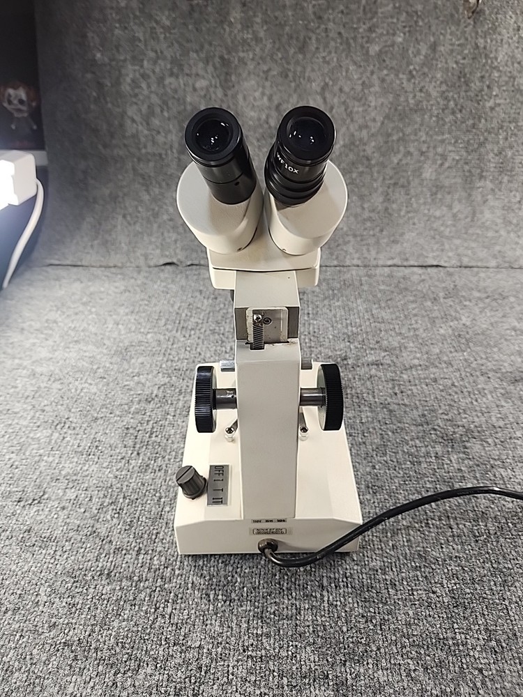 Nova st 624 MicroScope