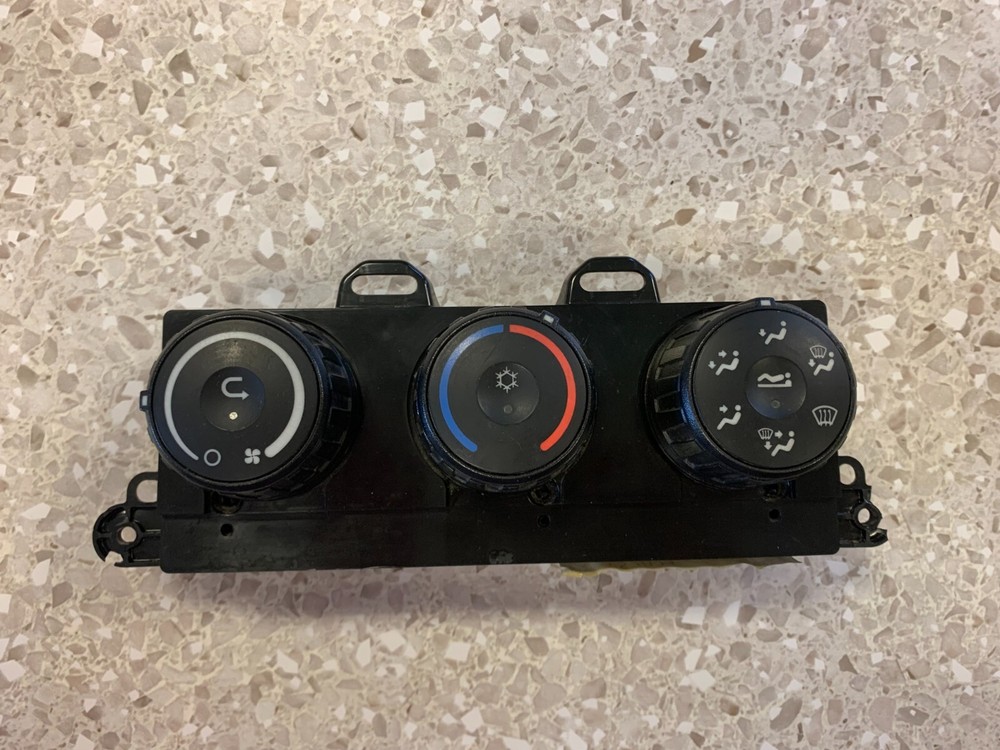 A22-73671-000 FREIGHTLINER CASCADIA TEMPERATURE CONTROL