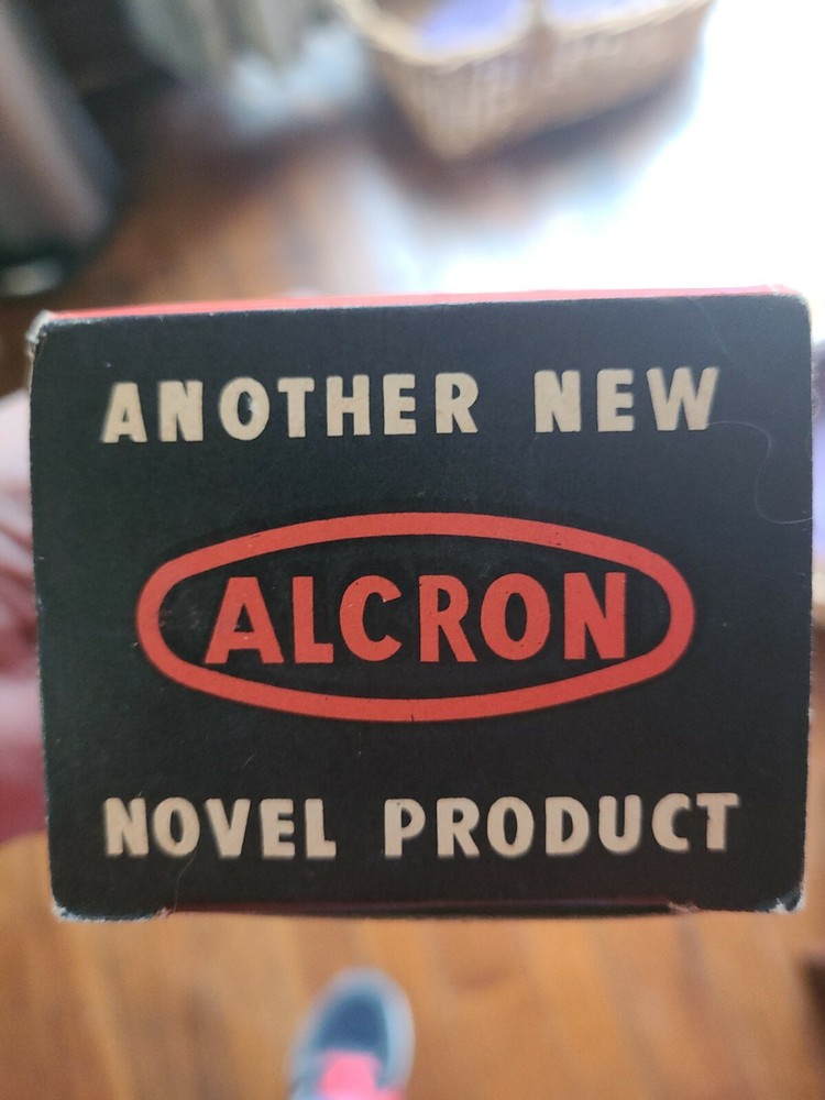 Alcron Illuminated Magnifier