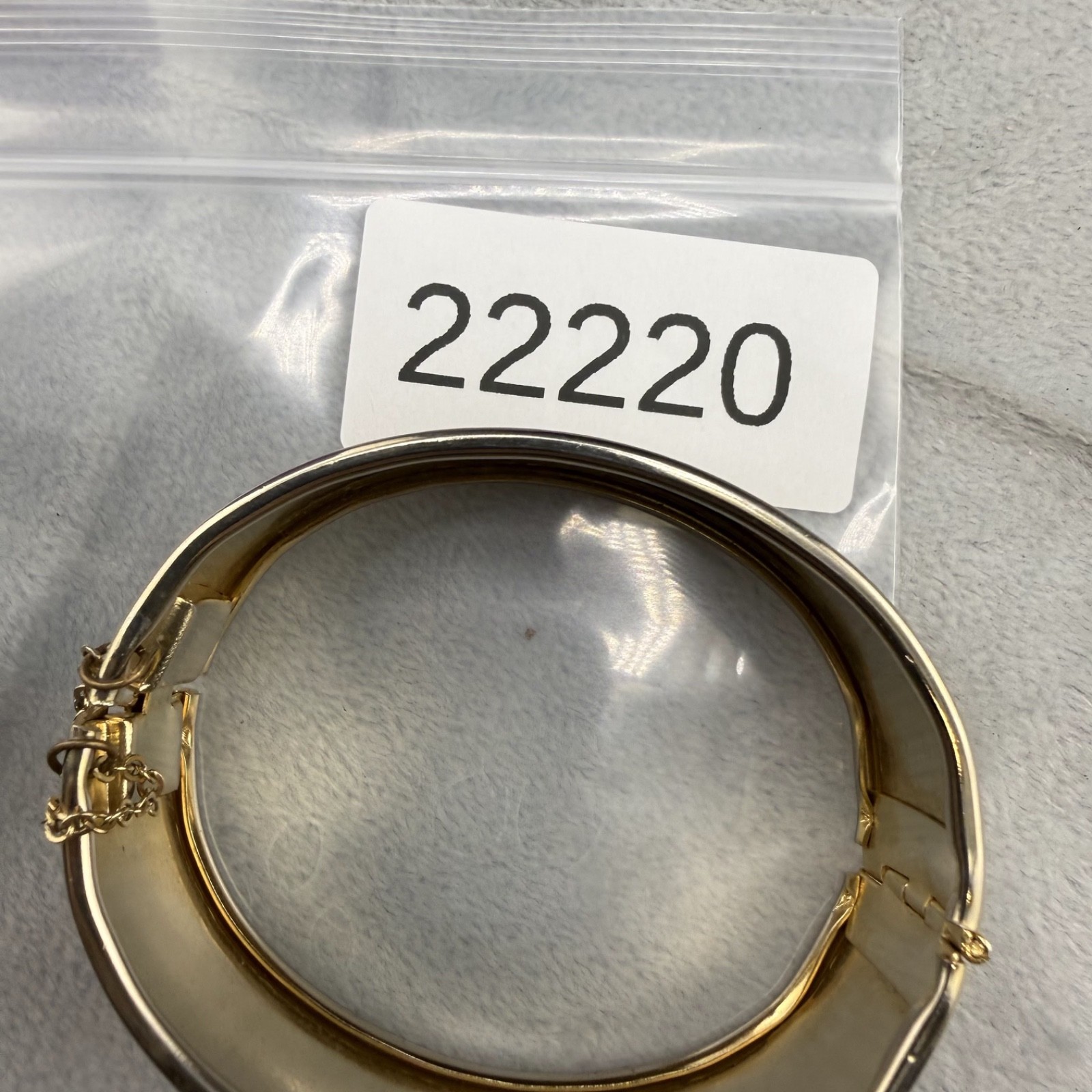 Vintage Bangle Bracelet Gold Tone Hinged 7”