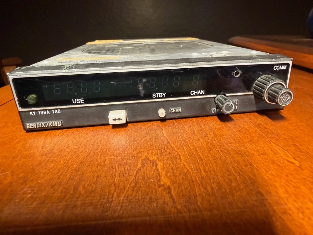 Bendix King KY-196A 28V VHF Comm Transceiver 064-1054-30
