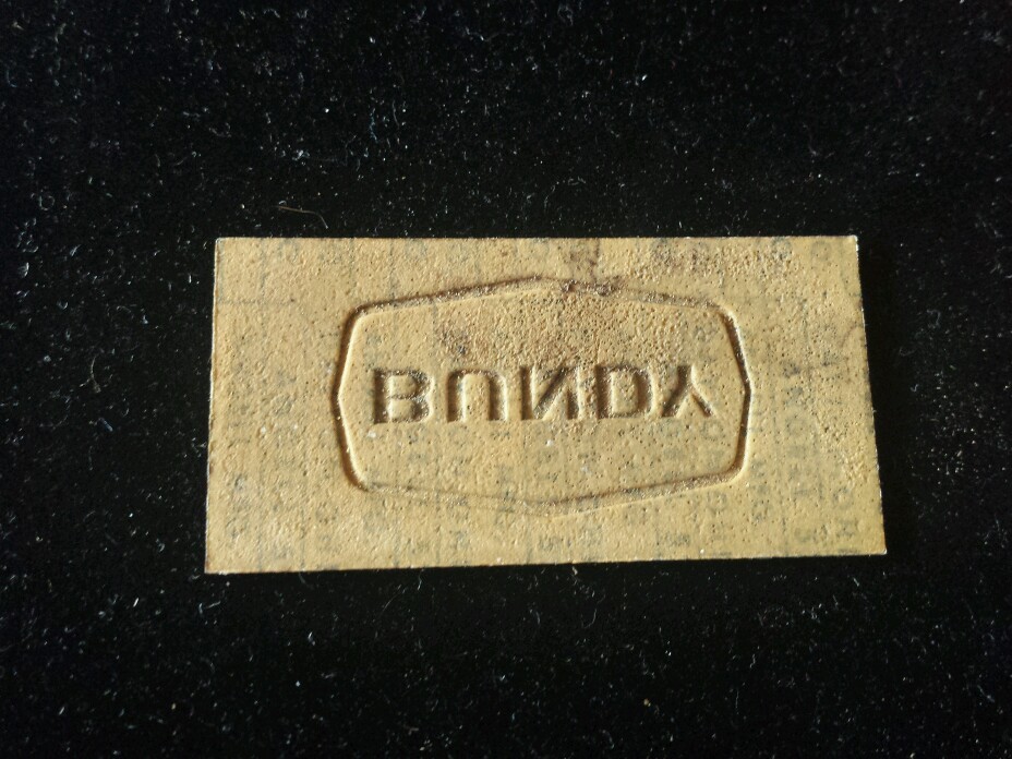 BUNDY instrument case plaque ♢ Bundy logo ♢ Bundy aluminum case insert