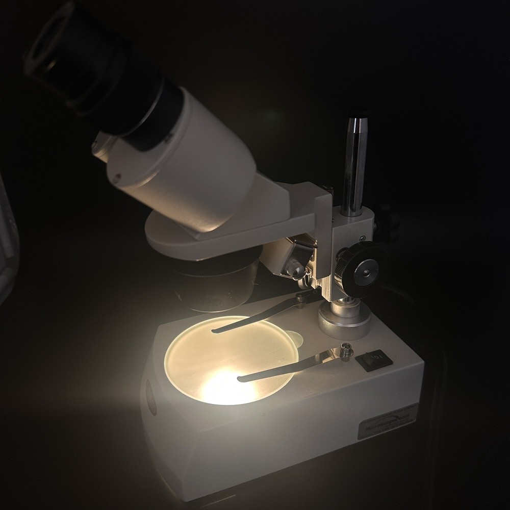 Omano 20X / 40X Stereo Microscope With 2 Halogen Lights With Accessories