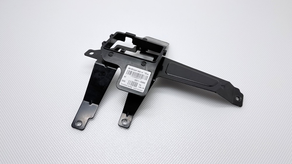 2019 - 2022 KIA NIRO REAR LEFT SIDE BLIND SPOT RADAR SENSOR MODULE BRACKET OEM
