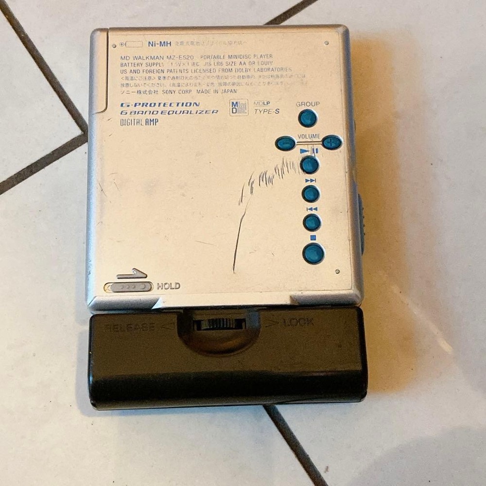 Sony MD Walkman MZ-E520 Portable Player Untested