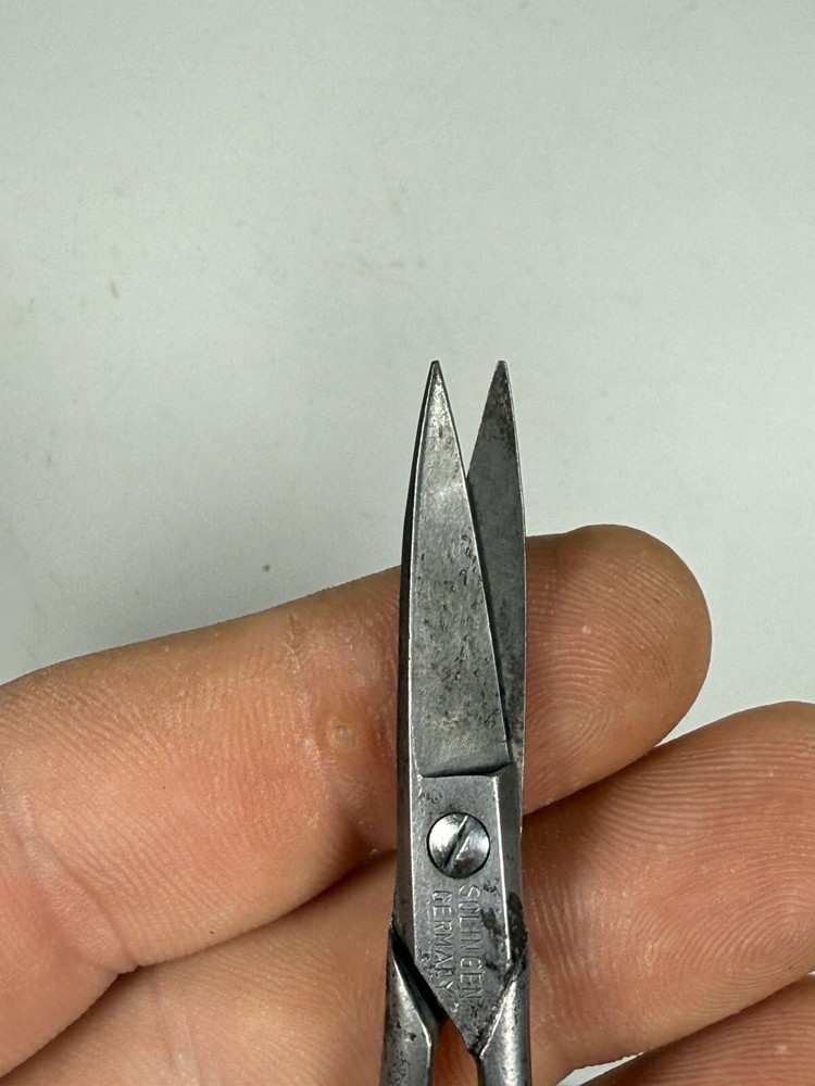 VINTAGE Sewing SCISSORS Marked SOLINGEN Germany 3.5”