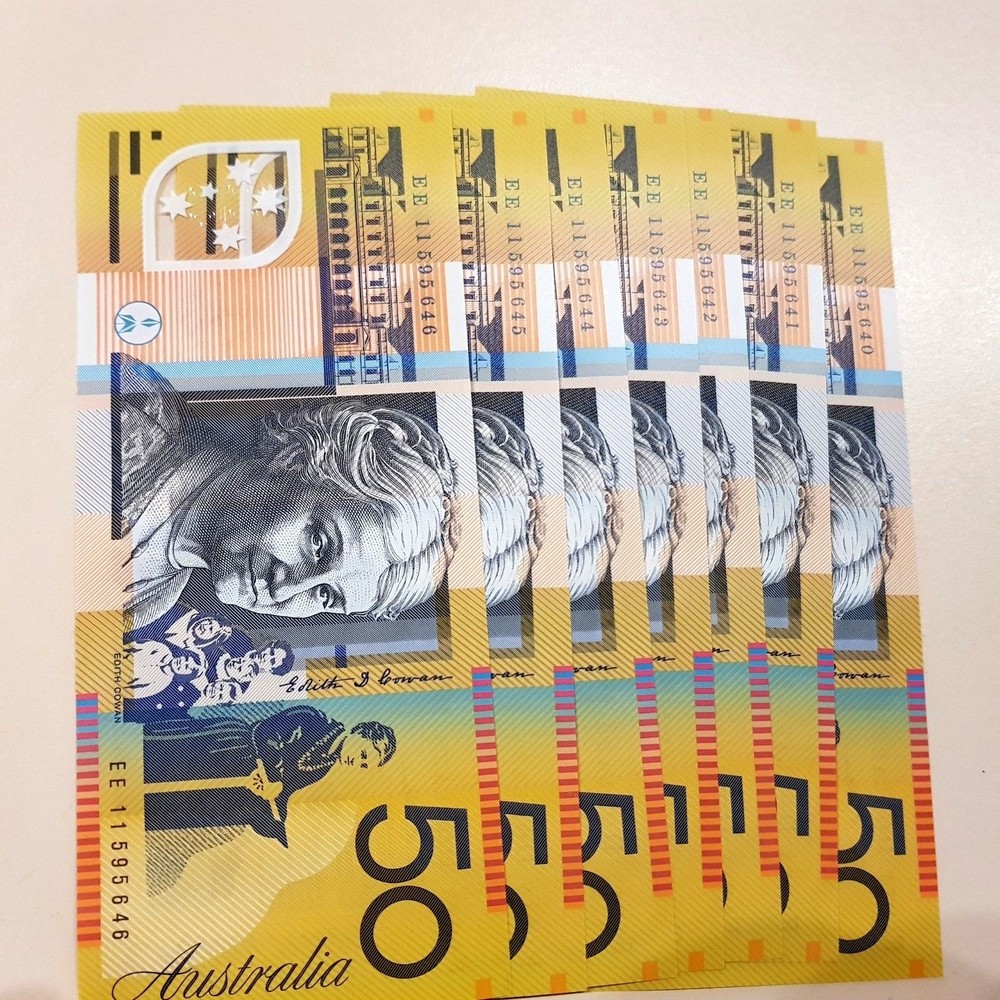2011 $50  NOTES UNCIRCULATED "EE11" PREFIXES.
