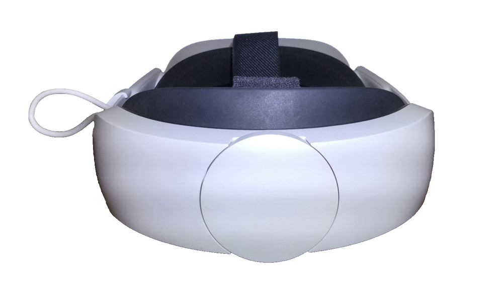 Oculus Quest 2 VR With case, and extra battery pack!