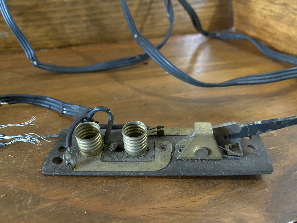 Vintage Lionel Automatic switch controller