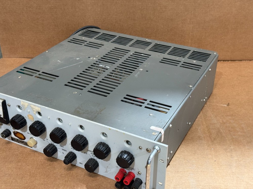 Fluke Voltage/Current Calibrator Model 382A UNIT#2