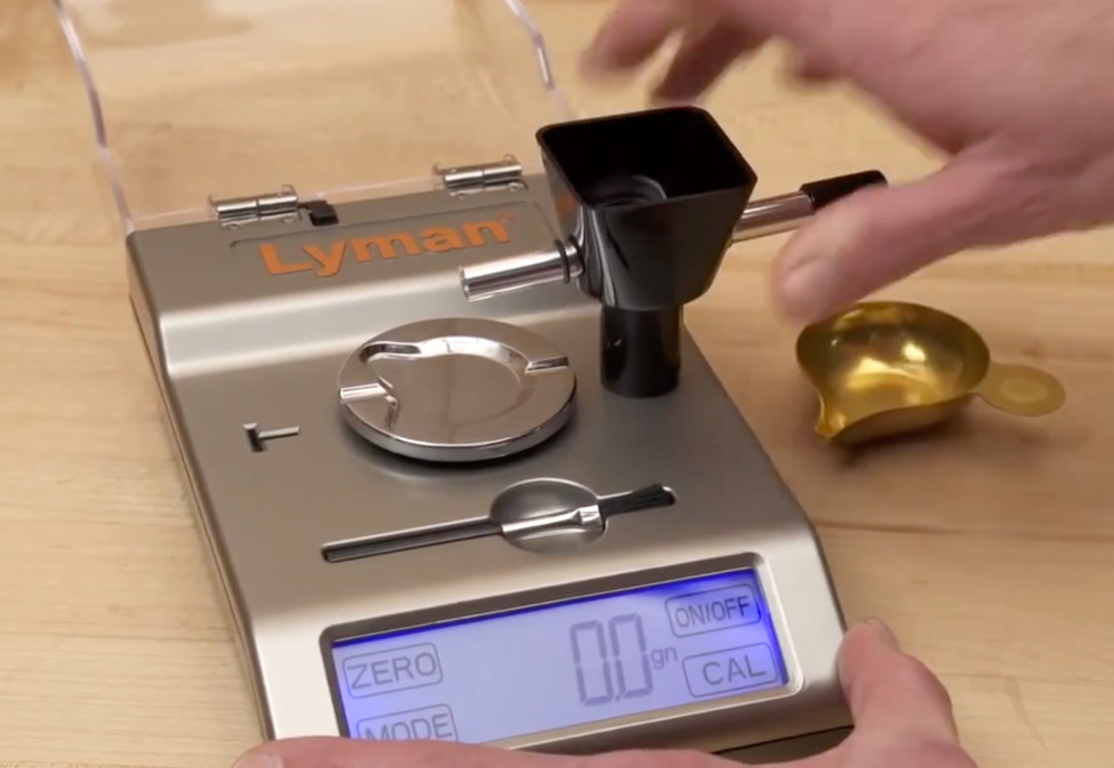 Lyman Accu-Touch 2000 Electronic Scale, accuracy to 1/10 grain Reloading Scale