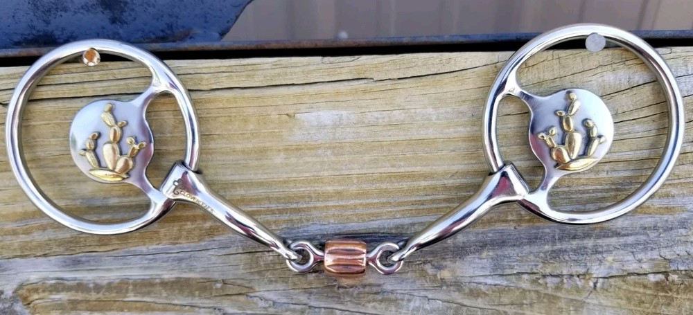 Cactus Pad Locked O Ring with Copper Roller