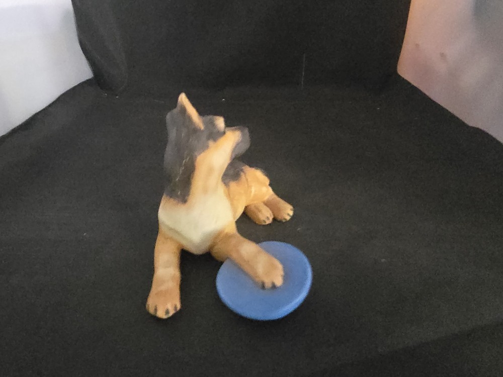 1987 The Franklin Mint German Shepherd Figurine