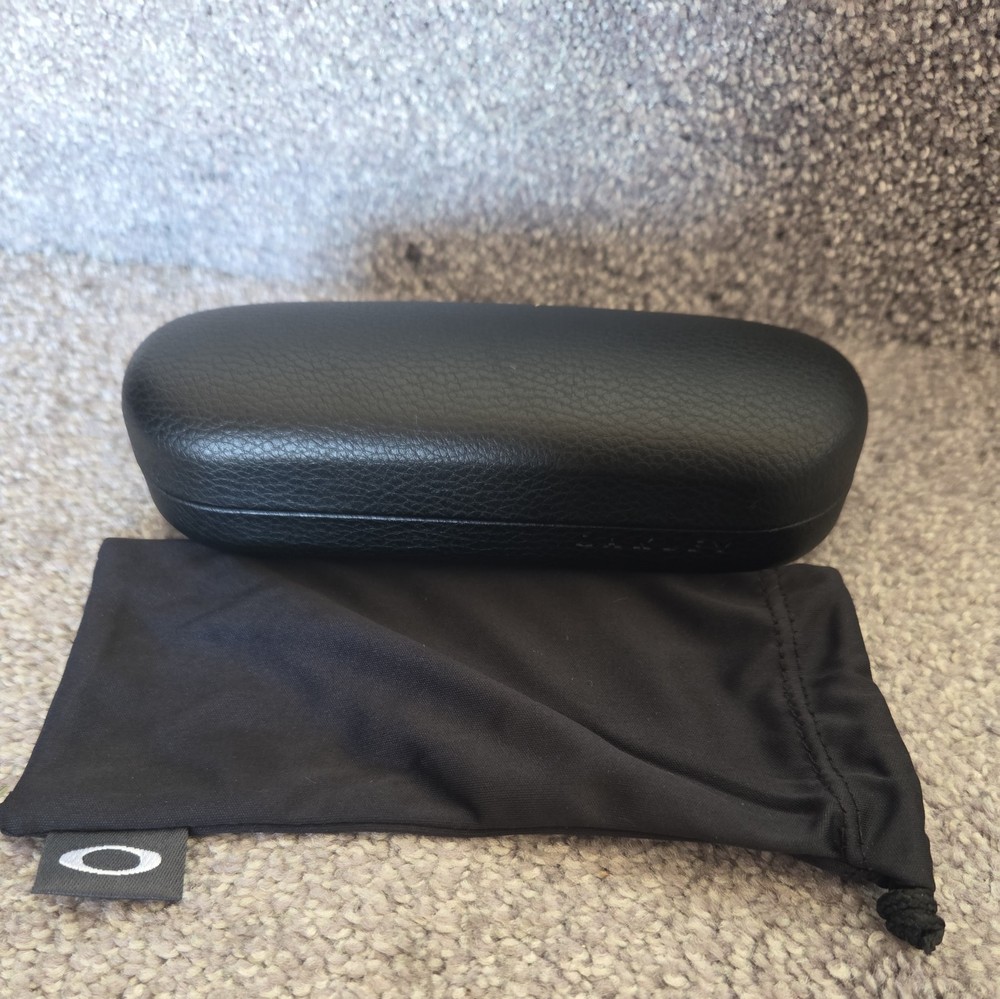 OAKLEY BLACK AUTHENTIC EYEWEAR CASE & SLEEVE