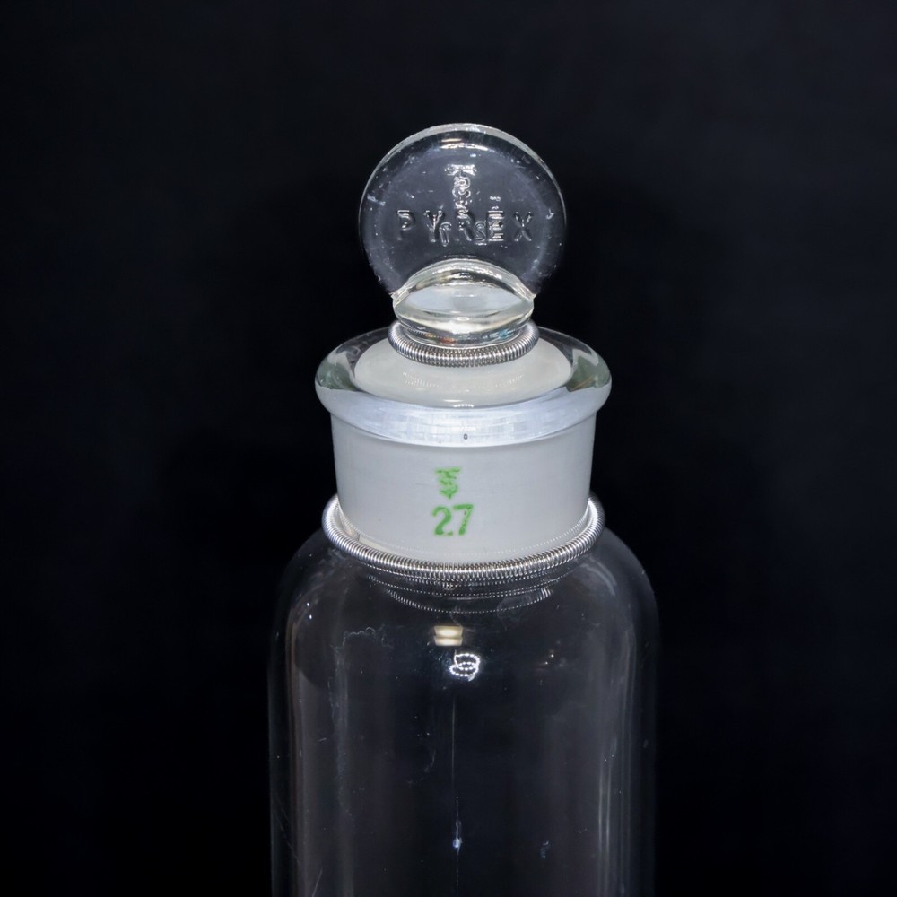 Pyrex Glass 500ml Mixing Cylinder with #27 Stopper & Tether