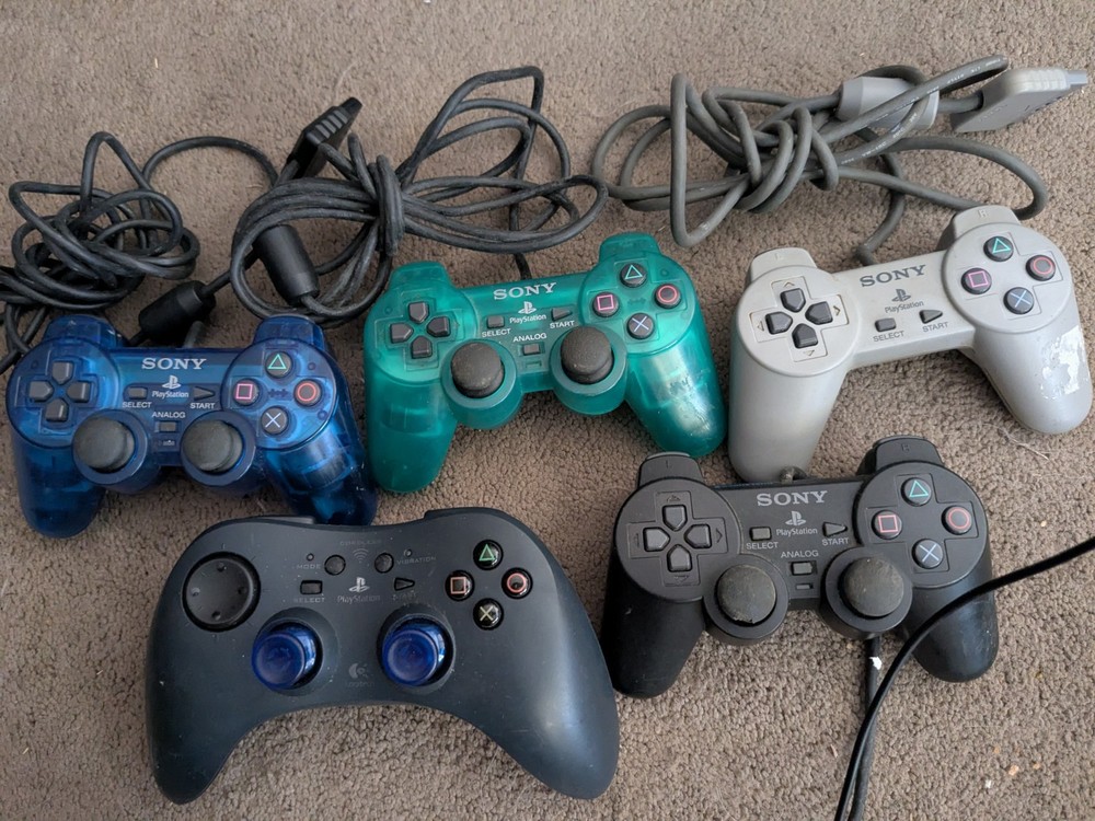 Lot of 5 Sony Controller /Playstation Controllers