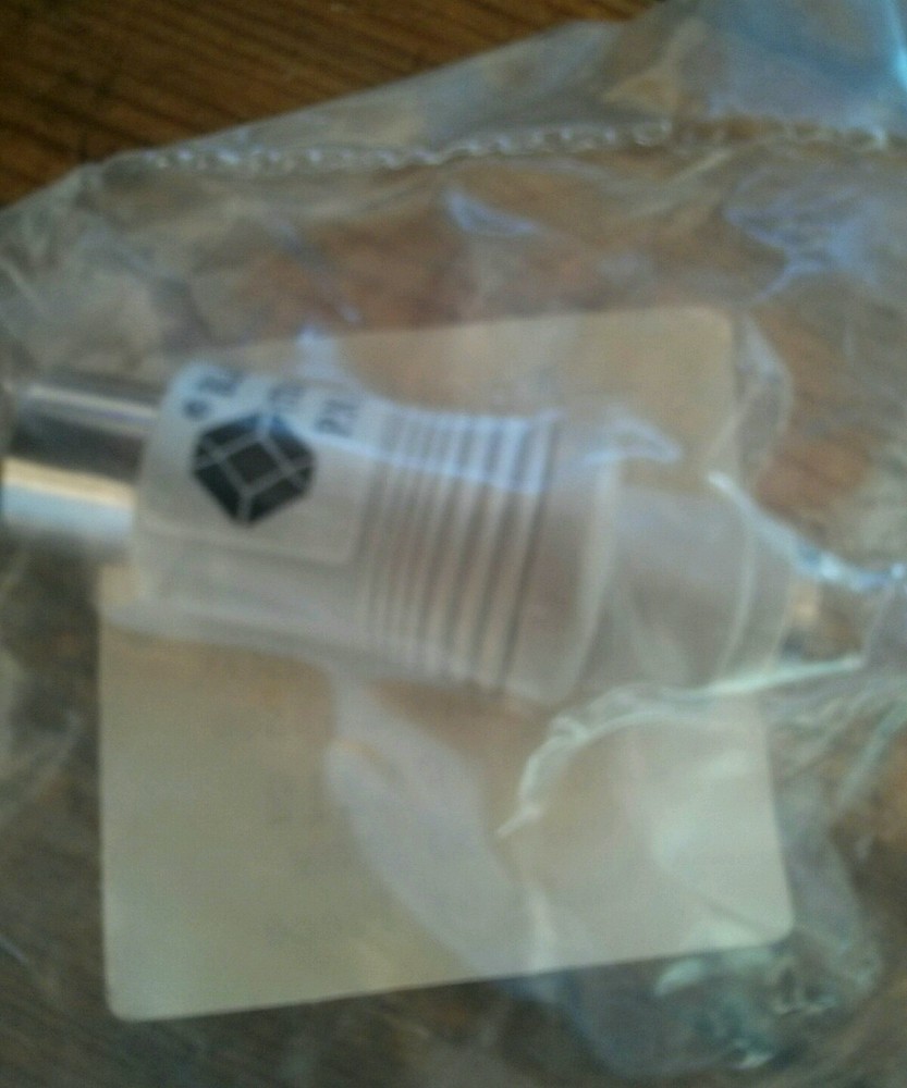 BLACK BOX SERVSWITCH™ ADAPTER FA212 MD6F - DIN5M