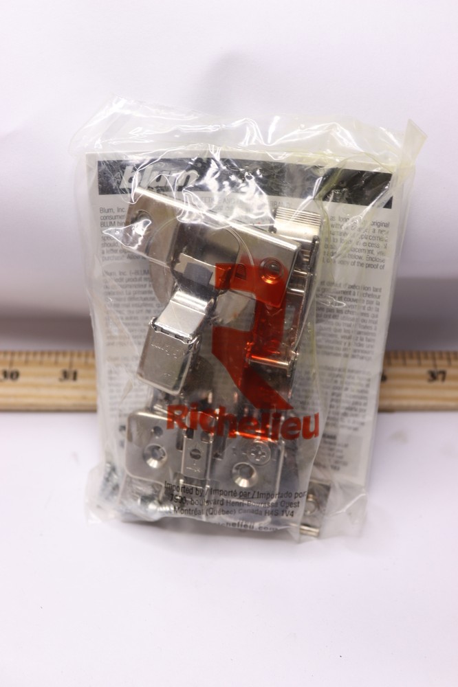 Richelieu Soft Close 110-Degree Hinge Opening BP71B37523180S