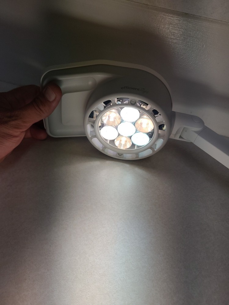 Dräger VarioLux Examination Light Neonatal Working