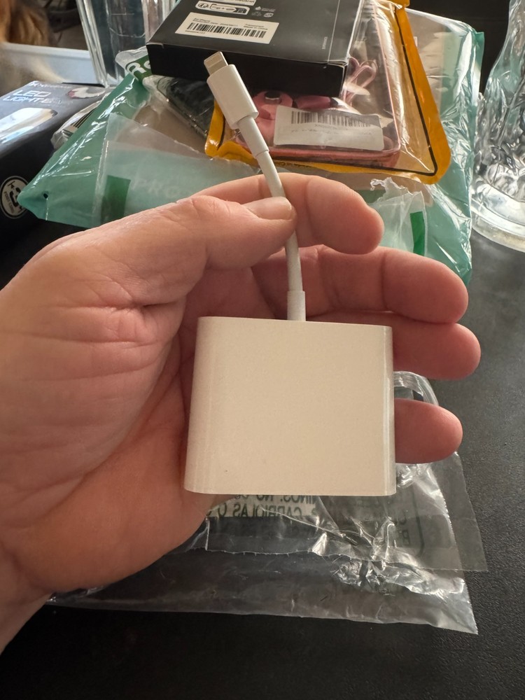 SD Card Reader for iPhone Memory Card Reader with USB Camera Adapter.