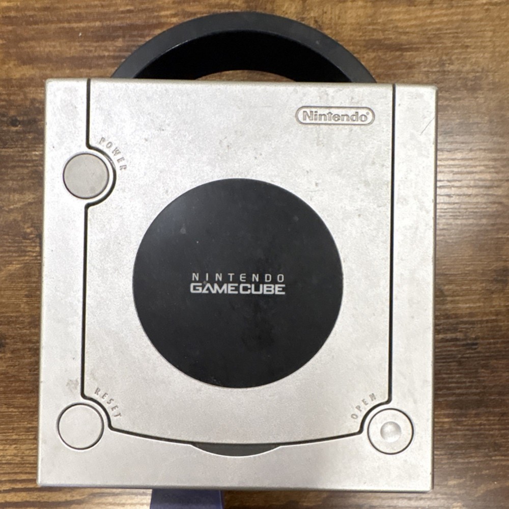 Nintendo GameCube Console DOL-101(USA) Silver NTSC-U/C with Controller