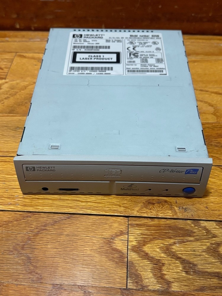 Hewlett Packard 8250i Cd Writer Plus Multi Read Desktop - FREE SHIP