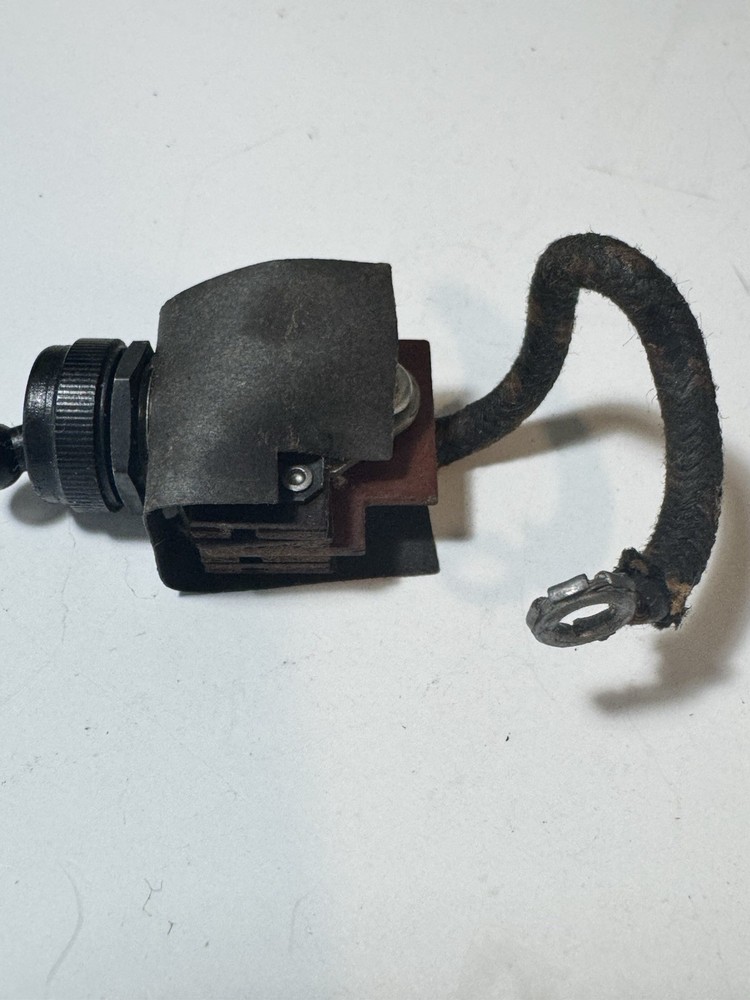 SINGER FEATHERWEIGHT SEWING MACHINE 221 LIGHT SWITCH