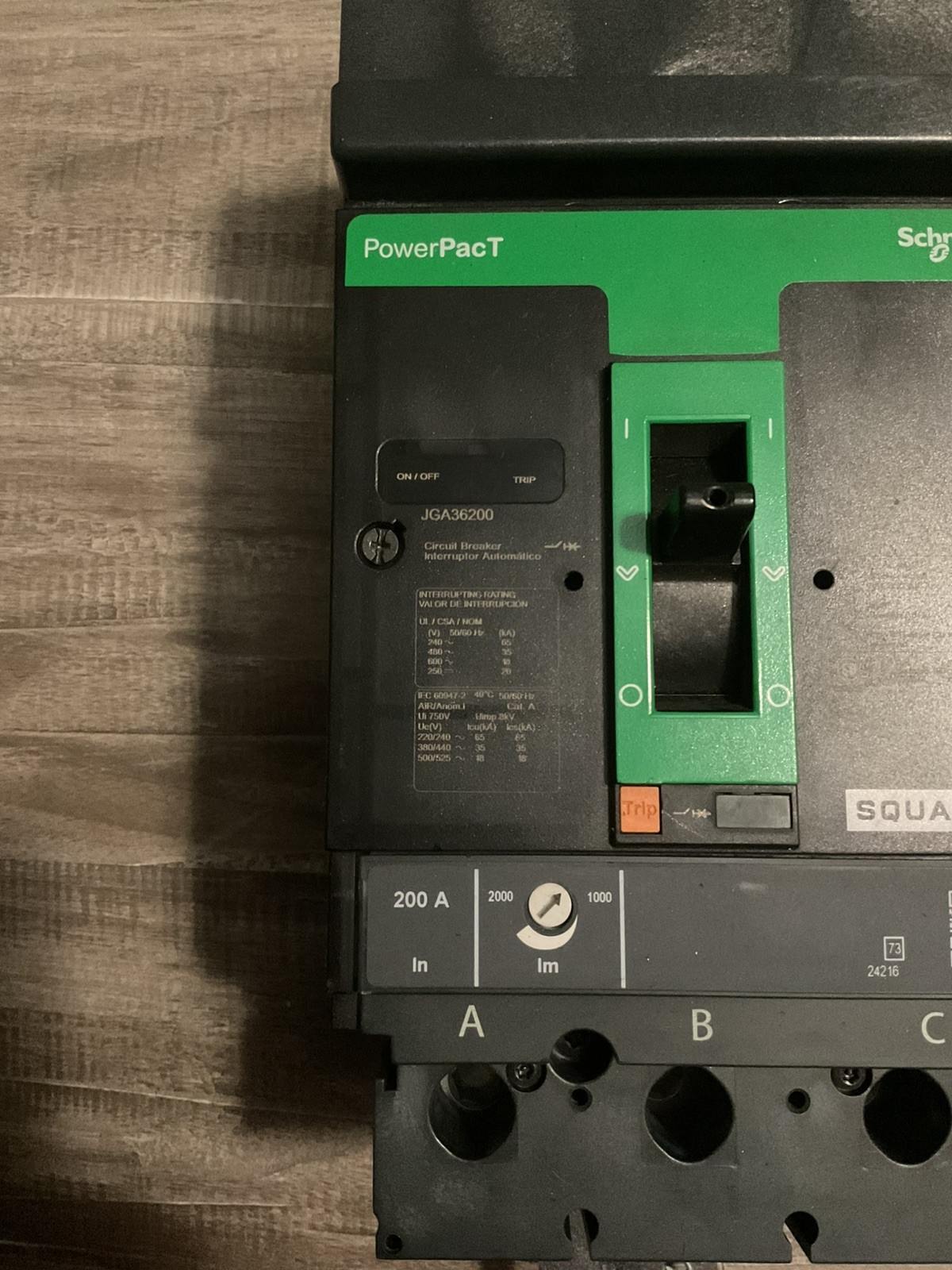 Square D Schneider PowerPacT JGA36200 200A Circuit Breaker