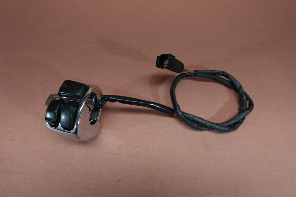 2007-2011 Harley Davidson Road King FLHR Right Control Kill Start Switch