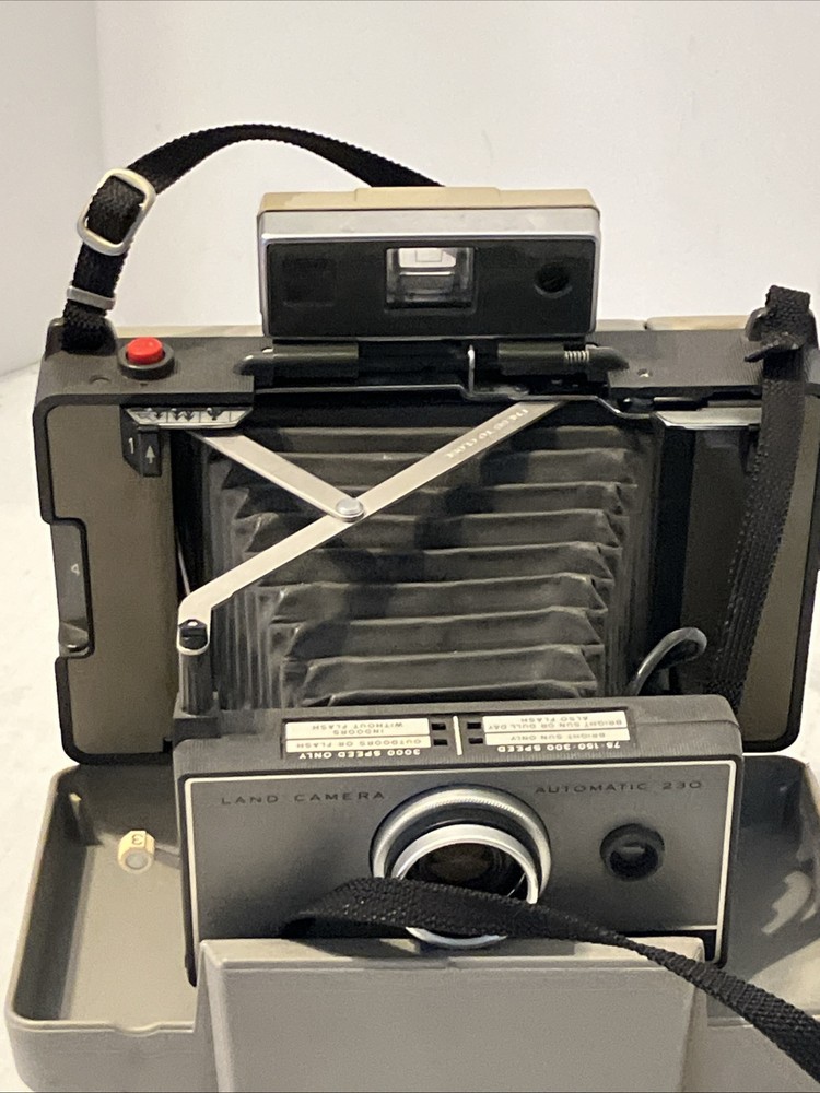 POLAROID 230 AUTOMATIC LAND CAMERA W/ Manual-UNTESTED- As-is