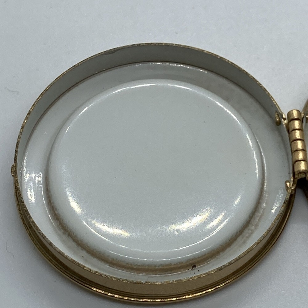 Small 1.6x.44" Brass? compact container hinged snap shut elegant vtg-antq
